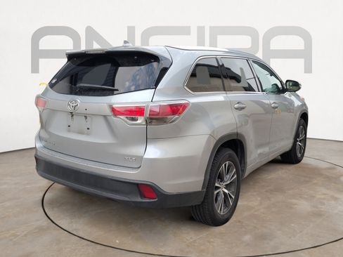 Used 2016 Toyota Highlander XLE image 5
