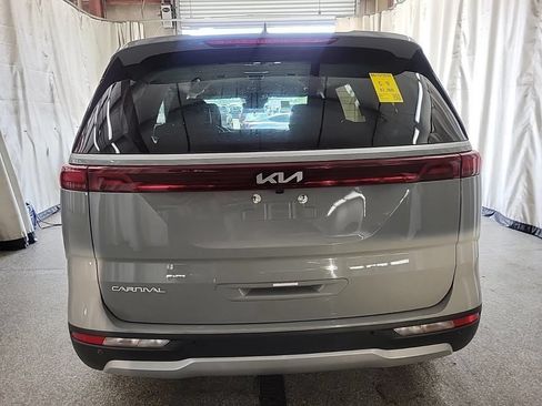 Used 2023 Kia Carnival EX FWD image 13