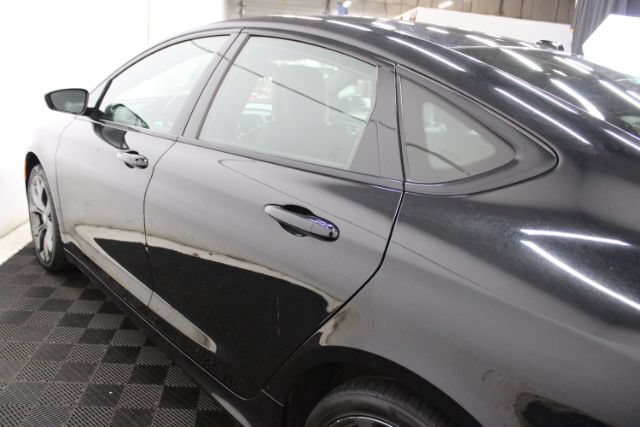 Used 2015 Chrysler 200 S w/ Comfort Group FWD image 7
