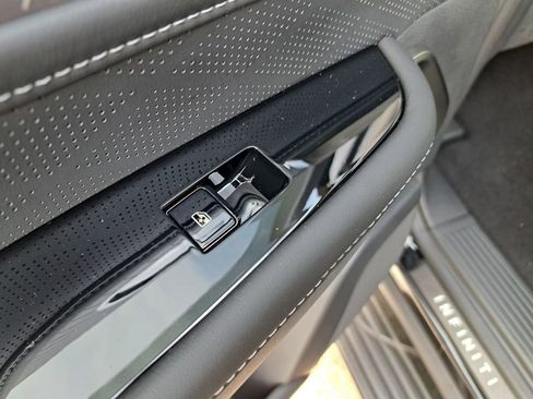 New 2026 INFINITI QX80 Autograph w/ Premium Cargo Package image 11