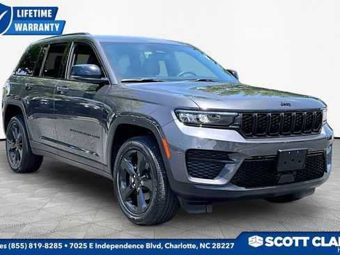Used 2023 Jeep Grand Cherokee Altitude AWD/4WD image 1