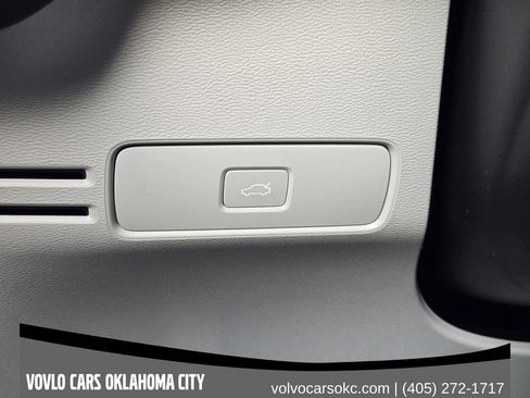 Used 2026 Volvo XC40 B5 Plus w/ Protection Package Premier AWD/4WD image 24