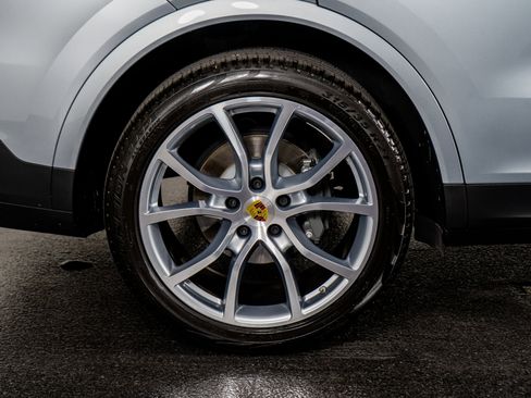 Used 2022 Porsche Cayenne S image 9