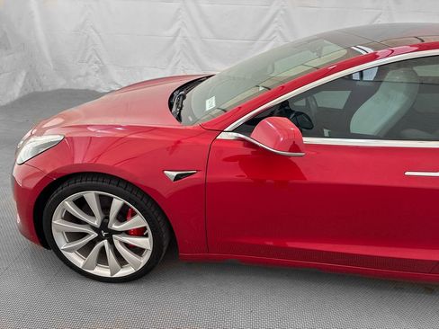 Used 2018 Tesla Model 3 Performance AWD/4WD image 3