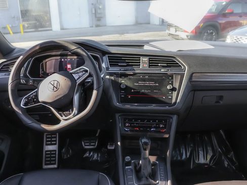 Certified 2022 Volkswagen Tiguan SEL R-Line image 27