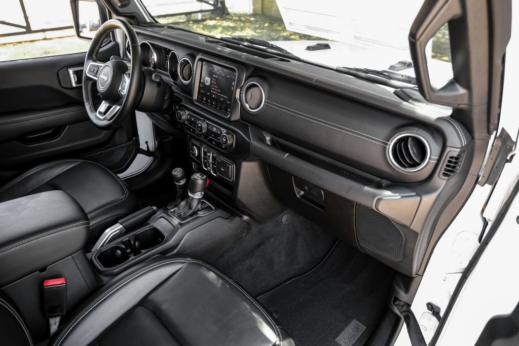 Used 2022 Jeep Wrangler Unlimited Sahara w/ Cold Weather Group AWD/4WD image 24