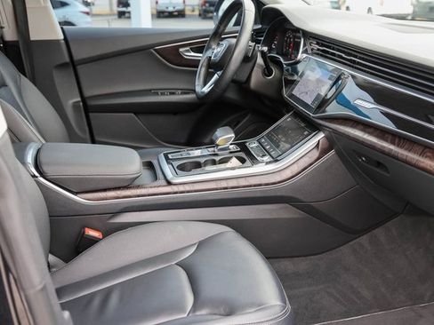 Used 2021 Audi Q8 Premium w/ Convenience Package image 17