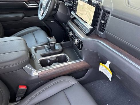 New 2025 GMC Sierra 1500 SLT w/ SLT Premium Package image 17