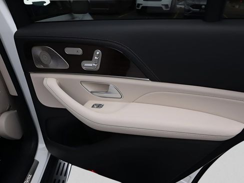 New 2026 Mercedes-Benz GLS 450 4MATIC image 16