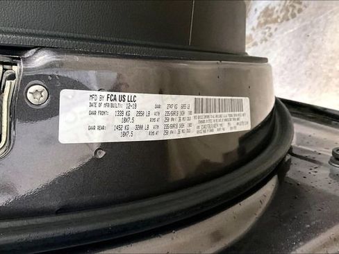 Used 2020 Chrysler Pacifica Touring w/ S Appearance Package image 30