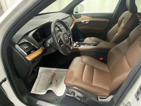 Certified 2024 Volvo XC90 T8 Plus w/ Protection Package Premier image 10