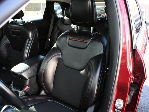 Used 2021 Jeep Cherokee Trailhawk w/ Comfort/Convenience Group image 17