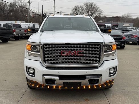 Used 2016 GMC Sierra 2500 Denali w/ Suspension Package, Off-Road image 20