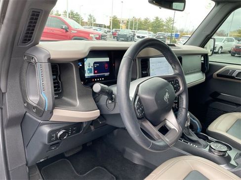 Used 2024 Ford Bronco Wildtrak image 8