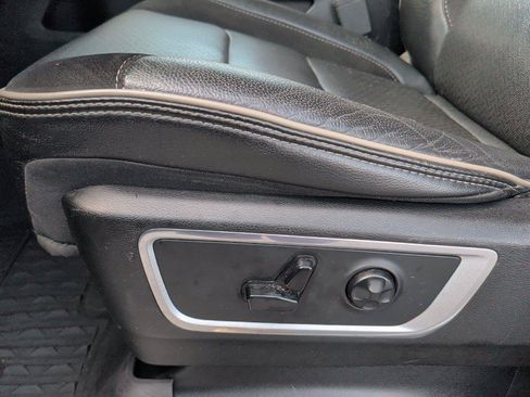 Used 2020 RAM 1500 Laramie AWD/4WD image 12