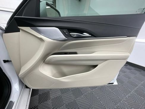 Used 2021 Cadillac CT4 Luxury w/ Sun And Sound Package RWD image 17