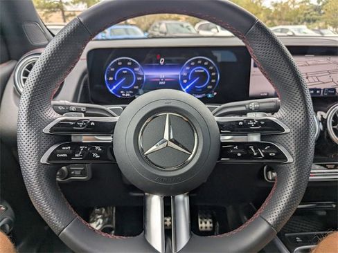Used 2025 Mercedes-Benz EQB 250+ image 32