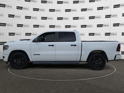 Used 2023 RAM 1500 Laramie AWD/4WD image 3