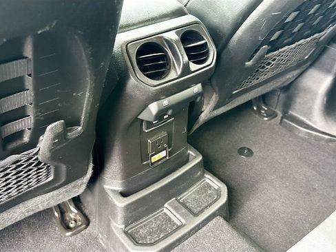 Used 2021 Jeep Wrangler Unlimited Rubicon image 27