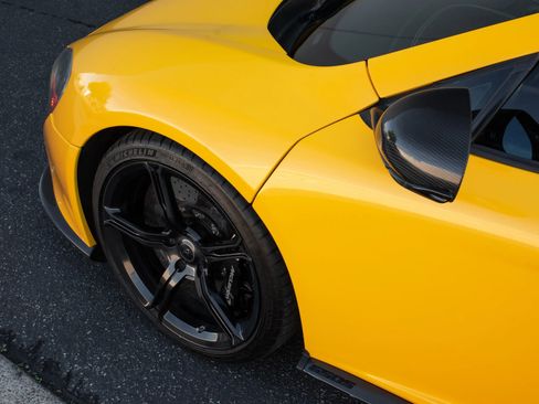 Used 2015 McLaren 650S Spider Convertible 2D image 23