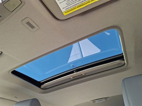 Used 2017 Ford Fiesta Titanium image 15