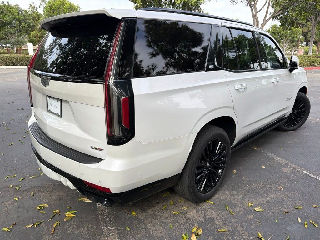 Certified 2023 Cadillac Escalade V AWD/4WD image 10