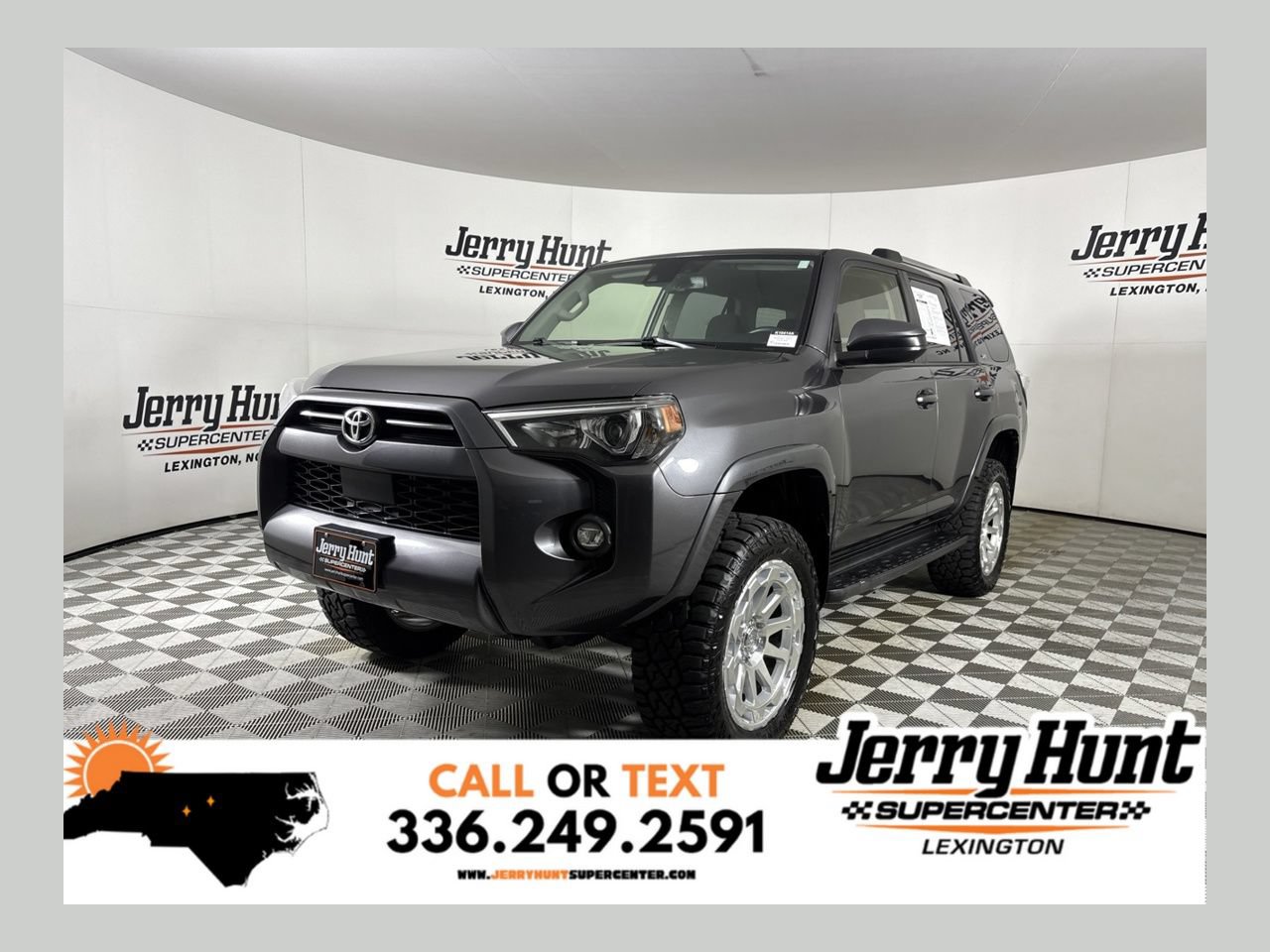 Used 2021 Toyota 4Runner SR5 AWD/4WD image 1