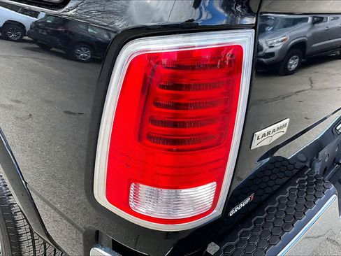 Used 2017 RAM 1500 Laramie w/ Convenience Group AWD/4WD image 26