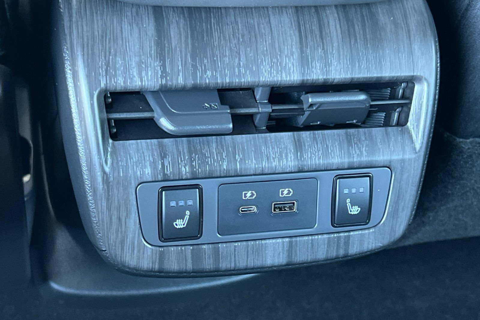 Certified 2024 Nissan Ariya FWD image 14