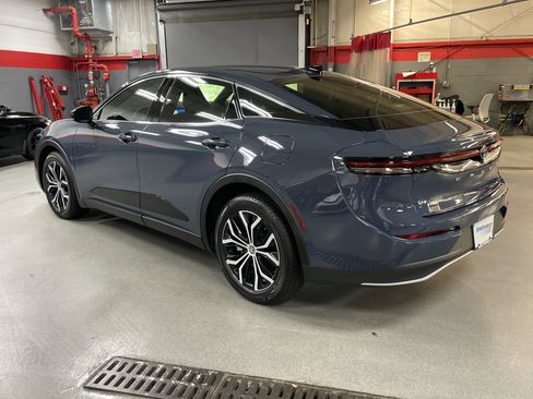 Used 2025 Toyota Crown XLE image 8