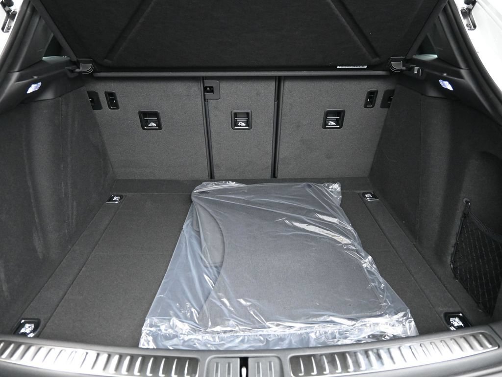 Certified 2025 Porsche Macan AWD/4WD image 23