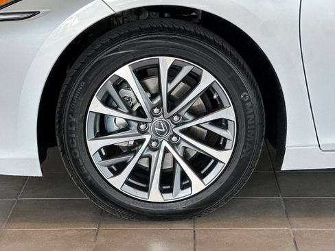 Used 2024 Lexus ES 350 FWD image 25