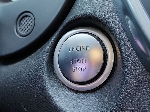 Used 2018 INFINITI QX30 Premium w/ Technology Package image 15