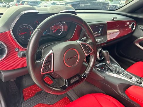 Used 2017 Chevrolet Camaro LT RWD image 9