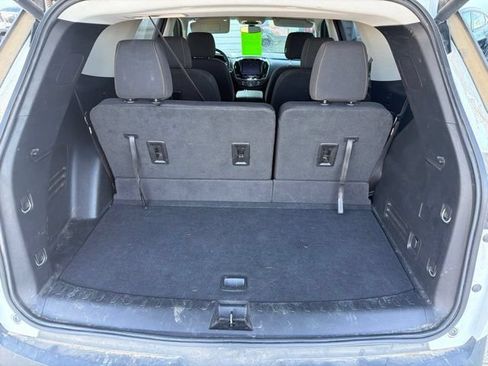 Used 2020 Chevrolet Traverse LT AWD/4WD image 9