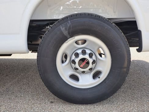 New 2025 GMC Savana 2500 Extended w/ Driver Convenience Package image 13