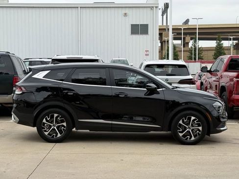 Used 2024 Kia Sportage EX FWD image 3