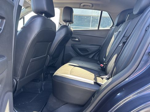 Used 2018 Chevrolet Trax LT w/ LT Convenience Package FWD image 8