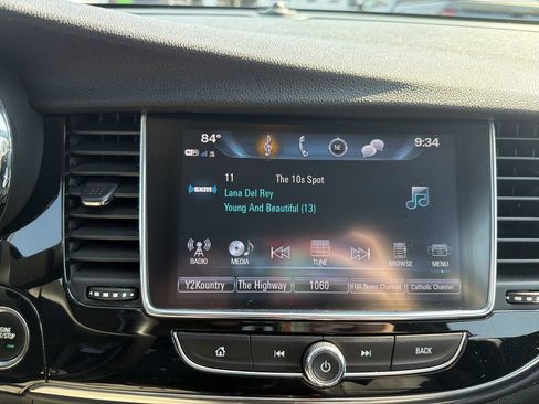 Used 2018 Buick Encore Essence AWD/4WD image 22