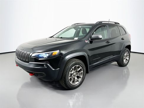 Used 2020 Jeep Cherokee Trailhawk w/ Cold Weather Group image 3