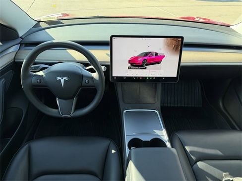 Used 2023 Tesla Model 3 Standard Range image 9