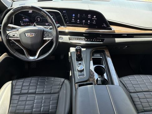 Used 2023 Cadillac Escalade Sport Platinum w/ LPO, ONYX Package AWD/4WD image 16
