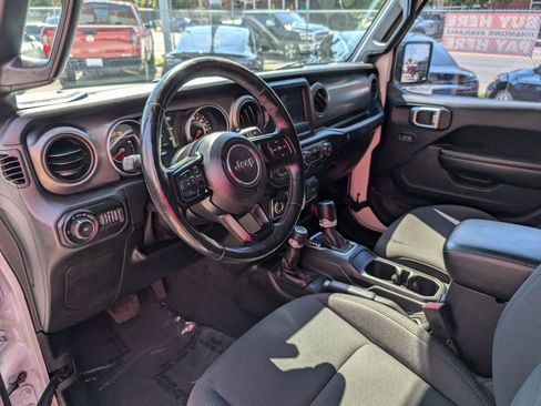 Used 2020 Jeep Wrangler Unlimited Sport image 12