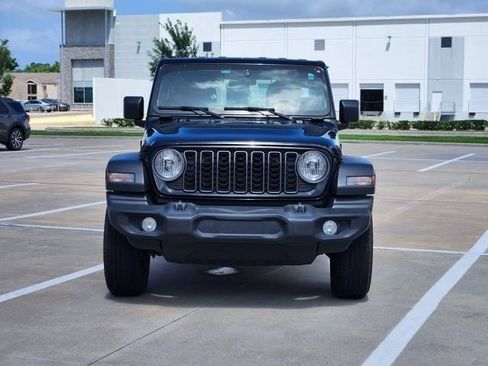 Used 2025 Jeep Wrangler Unlimited Sport AWD/4WD image 2
