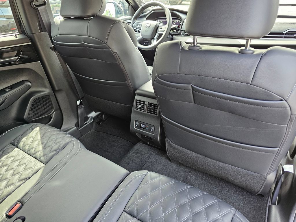 New 2026 Nissan Rogue Platinum AWD/4WD image 16