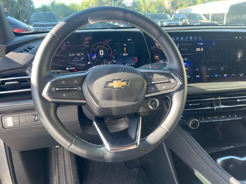 Used 2026 Chevrolet Traverse LT FWD image 15
