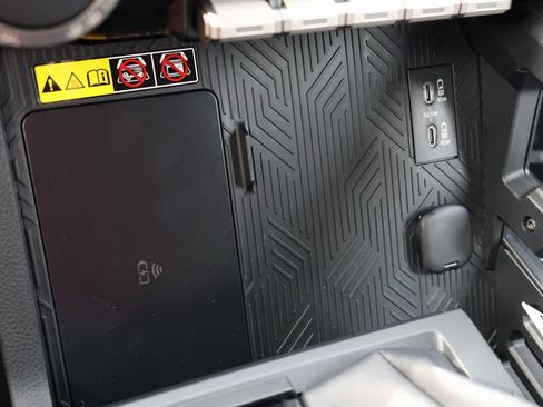 New 2025 Toyota Tacoma TRD Off-Road image 5