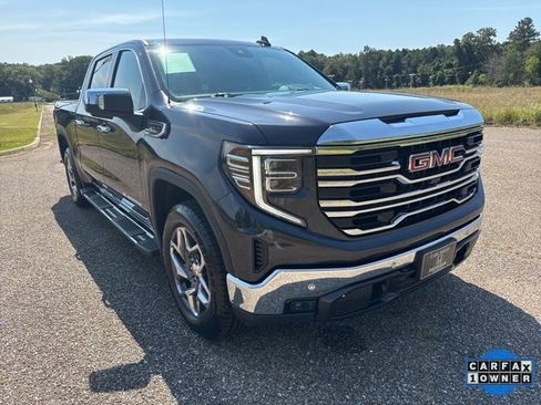 Used 2022 GMC Sierra 1500 SLT w/ SLT Premium Plus Package image 2