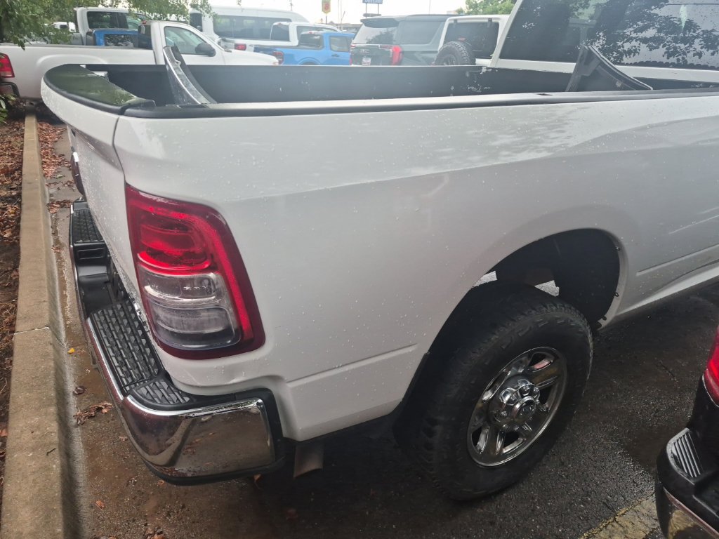 Used 2022 RAM 3500 Tradesman w/ Chrome Appearance Group AWD/4WD image 18