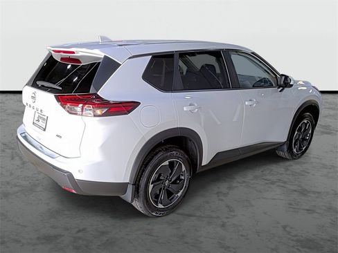 Used 2026 Nissan Rogue SV image 4
